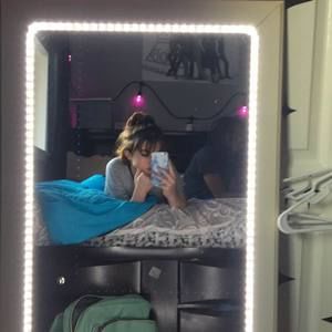 Meet your Posher, Mia